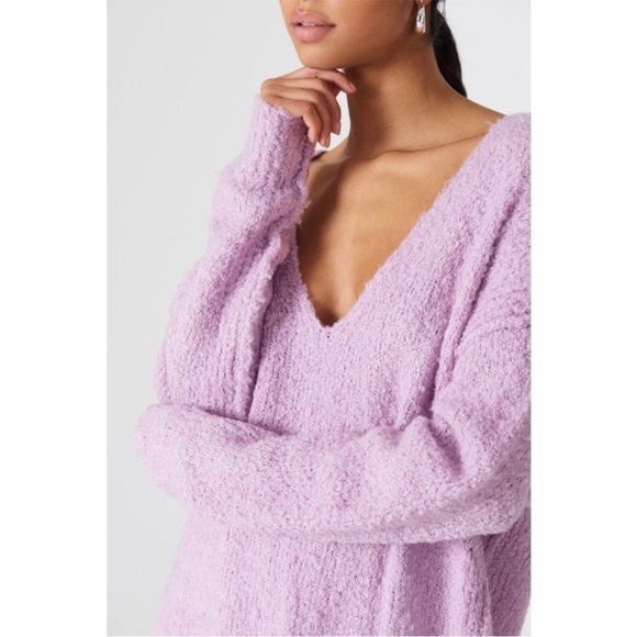 Free People Lofty V Neck Oversized Sweater Light Purple Lilac - Picture 2 of 13